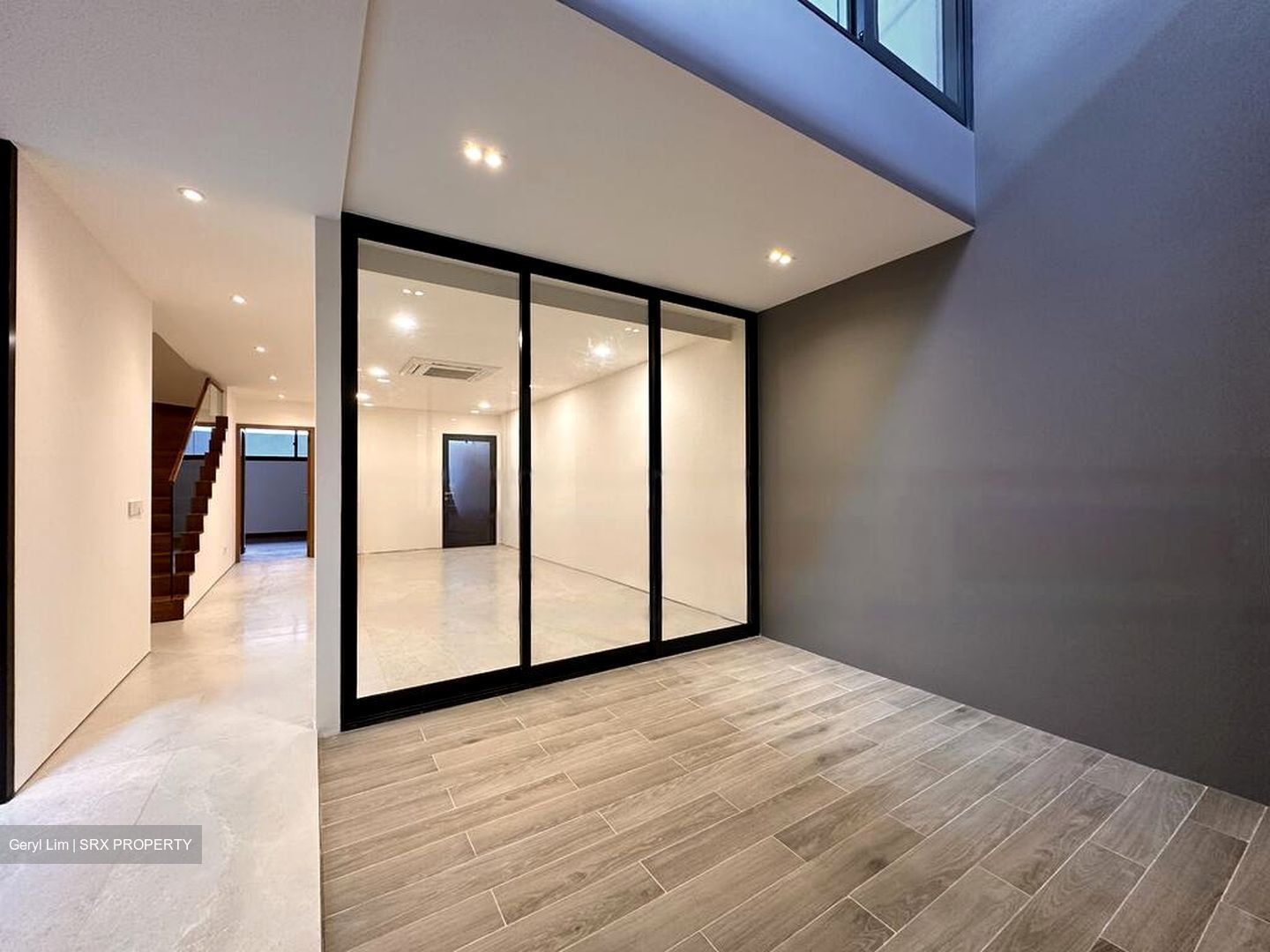 Opera Estate (D15), Terrace #442789321